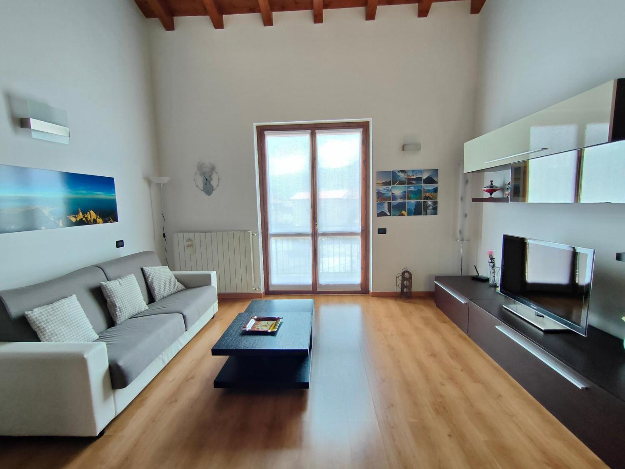 Iseolakerental - La Rocca Castro  Dış mekan fotoğraf